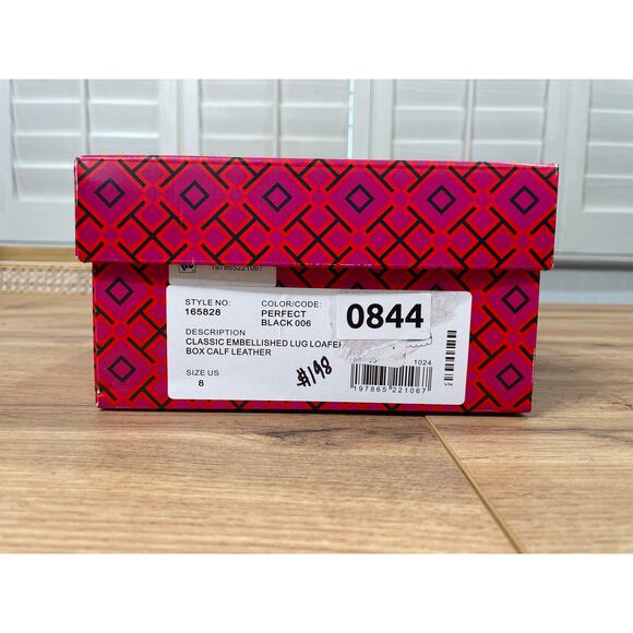 Tory Burch Classic Embellished Medallion Lug Loafer Black Leather Size 8 NIB - Picture 12 of 13